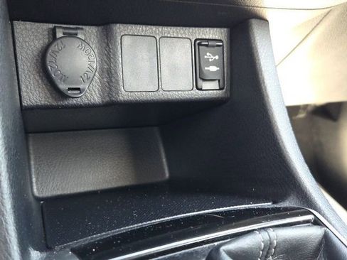 Used 2017 Toyota Corolla L FWD image 26