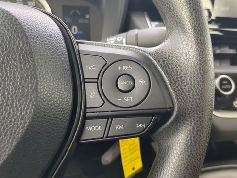 Used 2022 Toyota Corolla LE image 23