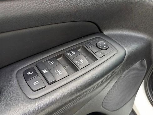 Certified 2022 Jeep Grand Cherokee Limited image 11