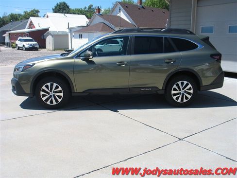 Used 2022 Subaru Outback Premium AWD/4WD image 26