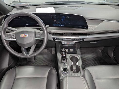 Certified 2024 Cadillac XT4 Premium Luxury w/ Cold Weather Package AWD/4WD image 18