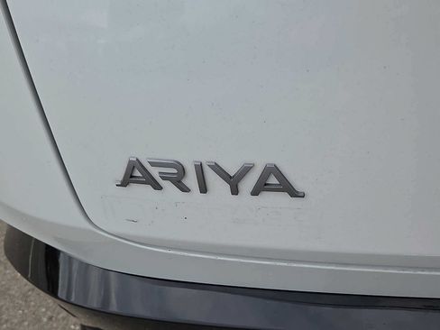 Used 2024 Nissan Ariya AWD image 30