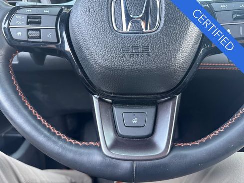 Used 2025 Honda Pilot TrailSport image 20