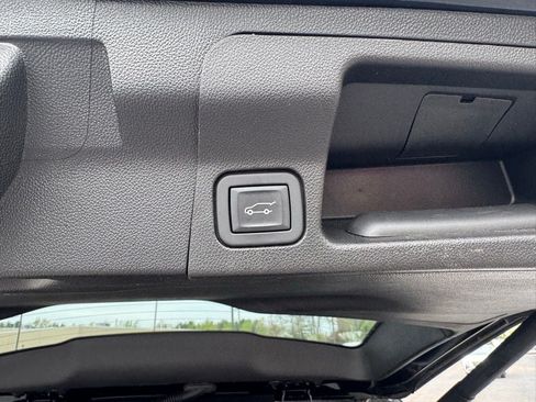 Used 2023 GMC Acadia Denali w/ Denali Technology Package AWD/4WD image 8