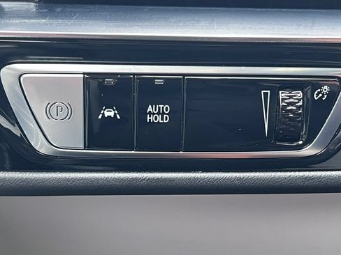 Certified 2024 Cadillac Lyriq Luxury AWD/4WD image 16