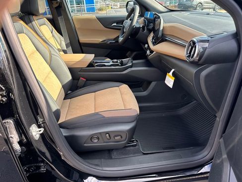 New 2026 Chevrolet Equinox ACTIV w/ Convenience Package III FWD image 14