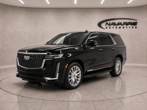 Used 2023 Cadillac Escalade Premium Luxury w/ LPO, Floor Liner Package AWD/4WD image 3