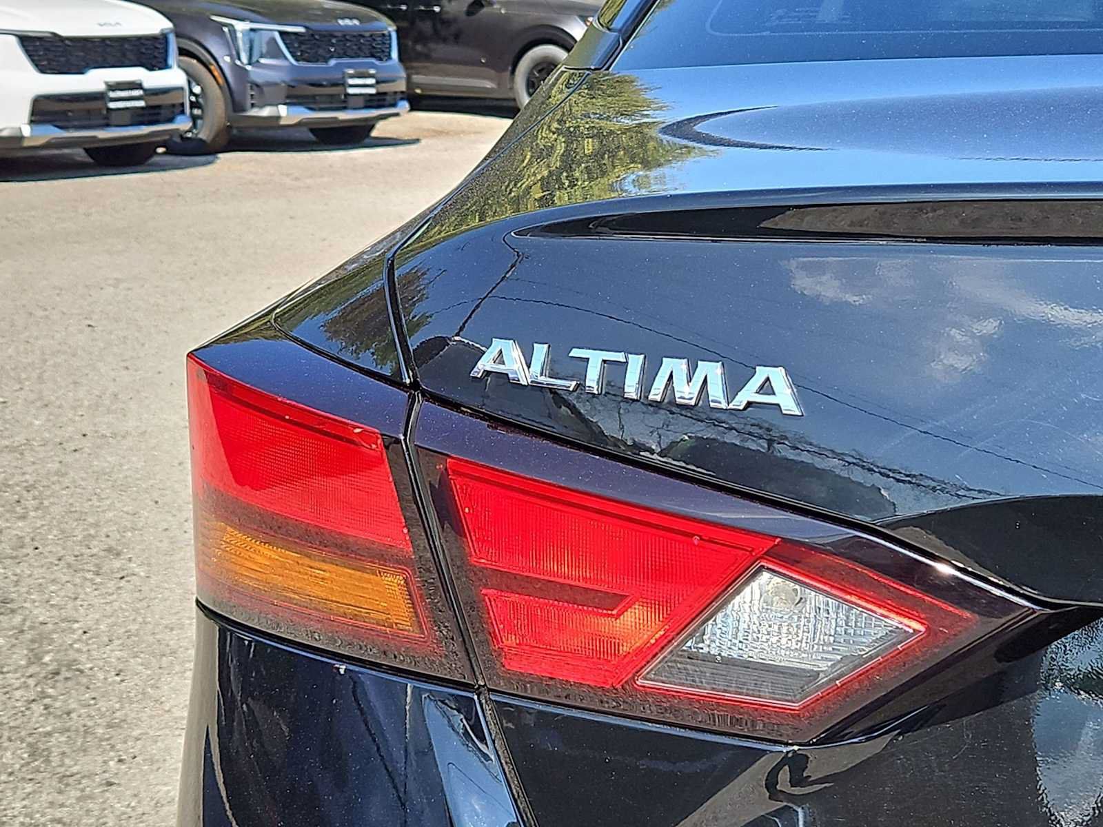 Used 2022 Nissan Altima 2.5 SR FWD image 12