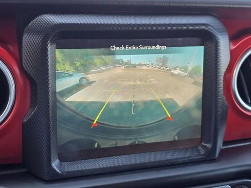 Used 2020 Jeep Wrangler Unlimited Rubicon w/ Dual Top Group AWD/4WD image 16