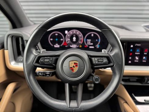 Certified 2024 Porsche Cayenne S AWD/4WD image 20