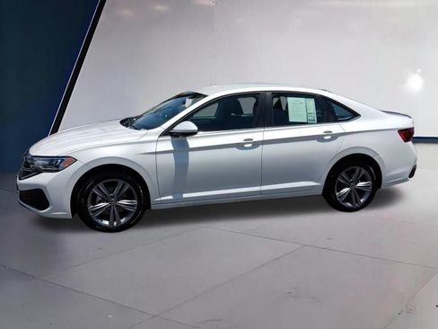 Certified 2023 Volkswagen Jetta SE FWD image 6