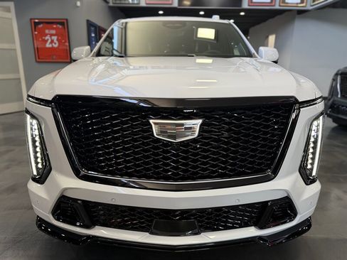 Used 2026 Cadillac Escalade V w/ LPO, ONYX Package AWD/4WD image 2