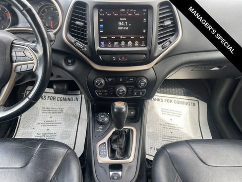 Used 2018 Jeep Cherokee Limited AWD/4WD image 24