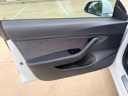 Used 2020 Tesla Model 3 Standard Range RWD image 10