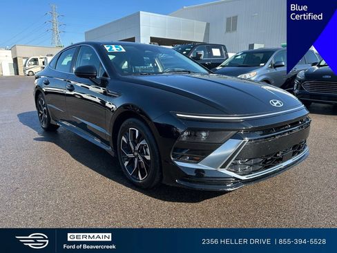 Used 2025 Hyundai Sonata SEL FWD image 1