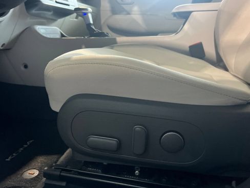 Used 2024 Hyundai Kona SEL FWD image 15