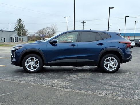 Certified 2024 Chevrolet Trax LS w/ LS Convenience Package image 8