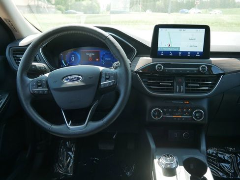 Certified 2020 Ford Escape Titanium AWD/4WD image 16