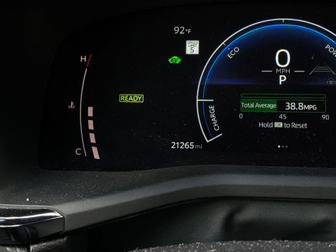 Used 2025 Toyota Camry SE FWD image 38