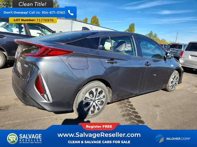 Used 2021 Toyota Prius Prime XLE FWD image 4