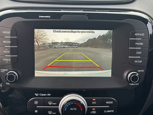 Used 2017 Kia Soul + image 28