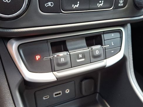 Used 2023 GMC Terrain SLE w/ Elevation Edition AWD/4WD image 12