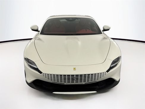 Used 2023 Ferrari Roma image 2