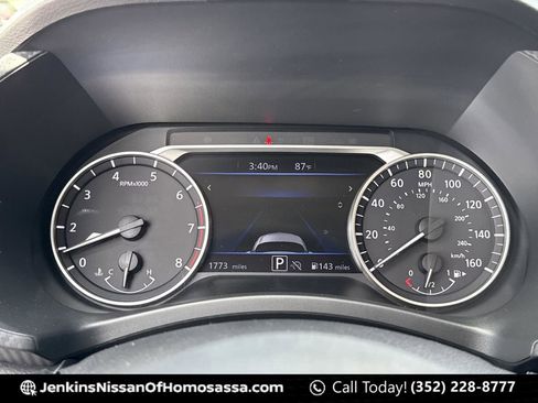 Certified 2025 Nissan Sentra SR w/ SR Premium Package FWD image 39