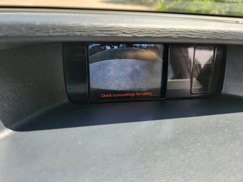 Used 2014 Toyota Sienna LE FWD image 28