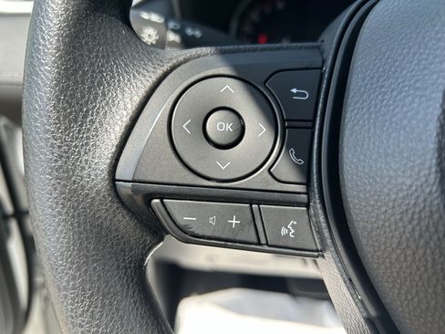 Certified 2025 Toyota RAV4 XLE FWD image 23