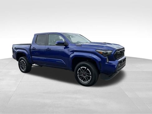 Used 2025 Toyota Tacoma TRD Sport w/ TRD Sport Upgrade Package image 7
