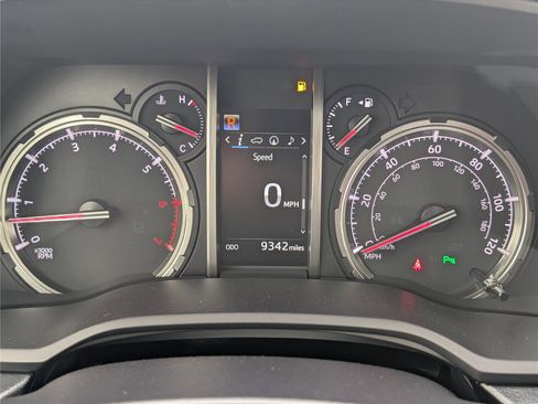 Used 2024 Toyota 4Runner Limited AWD/4WD image 34