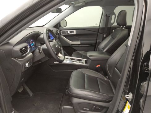 Used 2022 Ford Explorer XLT w/ Equipment Group 202A image 17