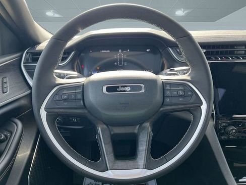 New 2025 Jeep Grand Cherokee L Limited w/ Luxury Tech Group II image 15