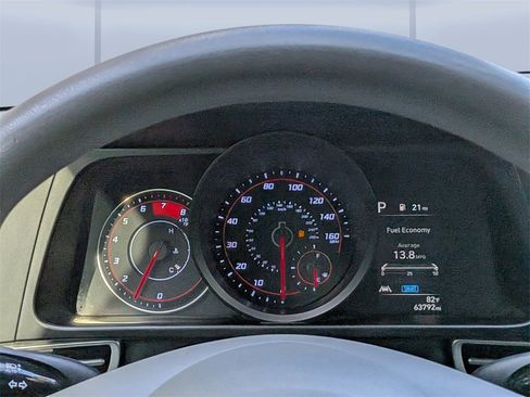 Used 2022 Hyundai Elantra SEL image 26