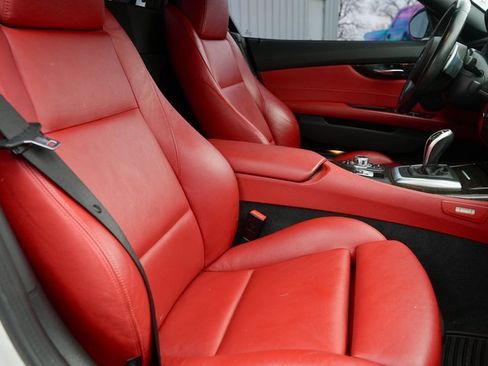 Used 2015 BMW Z4 sDrive35i image 9