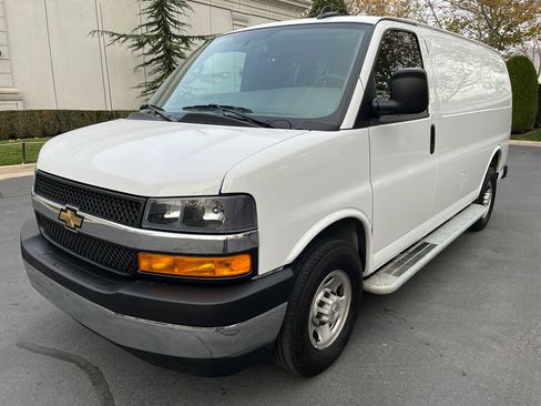 Used 2024 Chevrolet Express 2500 w/ Driver Convenience Package image 3