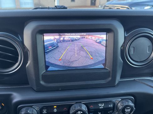 Used 2021 Jeep Wrangler Unlimited Sport image 26