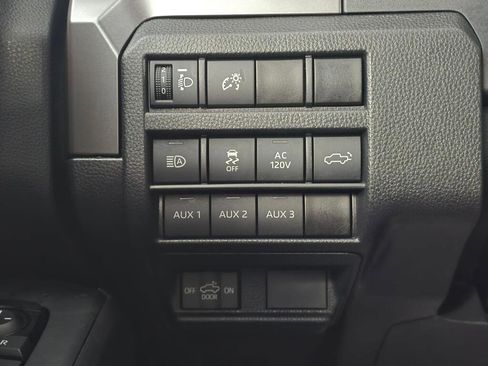 Used 2024 Toyota Tacoma TRD Off-Road w/ TRD Off Road Premium Package image 24