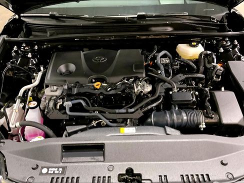 Used 2025 Toyota Camry XLE w/ Premium Package AWD/4WD image 31