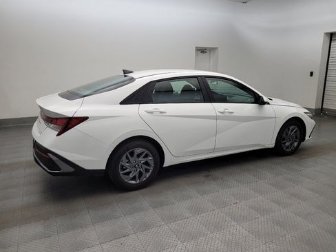 Used 2024 Hyundai Elantra SEL FWD image 10