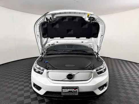 Used 2021 Volvo XC40 P8 Recharge w/ Advanced Package AWD/4WD image 21