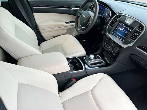 Used 2023 Chrysler 300 Touring w/ Safetytec Plus Group RWD image 23