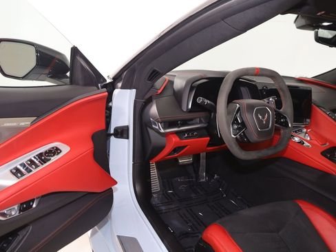 Used 2023 Chevrolet Corvette Stingray Premium Conv w/ Z51 Performance Package RWD image 78