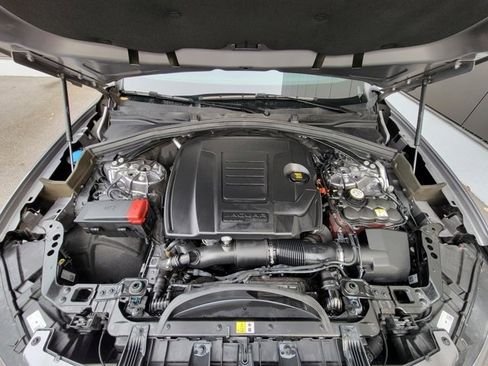 Used 2023 Jaguar F-PACE S image 9