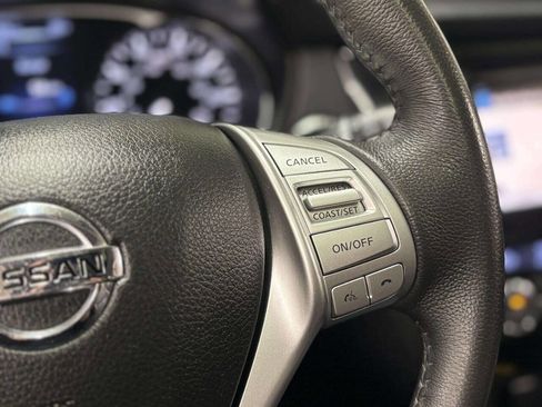 Used 2015 Nissan Rogue SL w/ SL Premium Package image 35