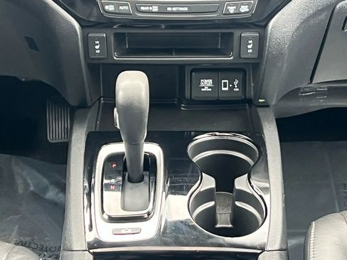 Used 2018 Honda Ridgeline RTL-E image 21