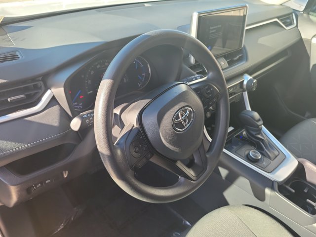 Used 2025 Toyota RAV4 XLE AWD/4WD image 23