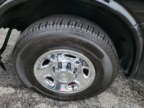 Used 2017 Chevrolet Express 3500 LT w/ LT Preferred Equipment Group image 10