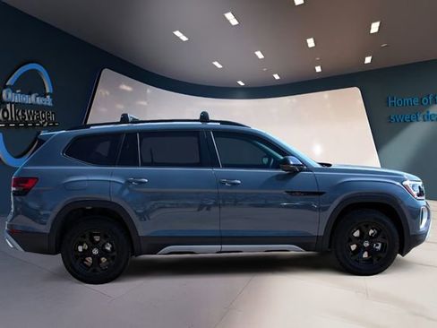 New 2026 Volkswagen Atlas Peak Edition image 4